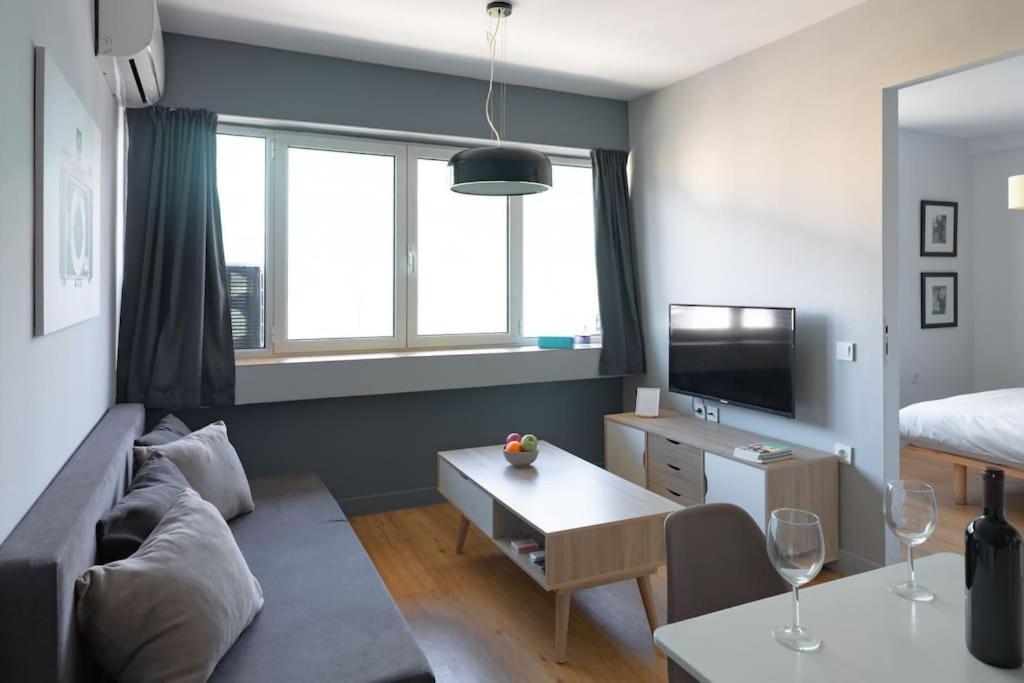 Appartamento Cozy, Luminous And Comfy 5 Min Walk To Acropolis Atene Esterno foto