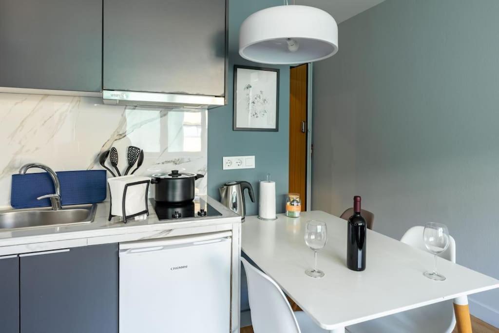 Appartamento Cozy, Luminous And Comfy 5 Min Walk To Acropolis Atene Esterno foto